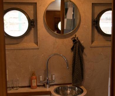 Groningen Boat Rental | Salonboot de Wending