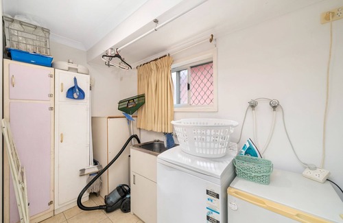 Redcliffe Villa | "Salt-Air Serenity - Stylish 1 Bedroom in Redcliffe”