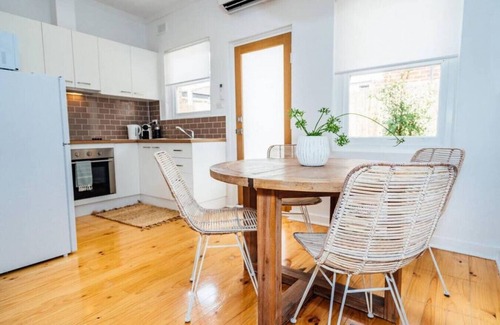 Glenelg South Apartment | Salt at Arlo`s - Refined luxury in Glenelg · ★Salt at Arlo`s★✔Refined luxury in Glenelg✔WiFi