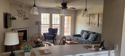 Gnaw Bone Hotel | Salt Creek Golf Retreat