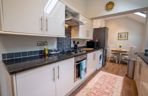 Ashby-de-la-Zouch House | Saltbox Stays/3 bed/2 bath/x6/central location