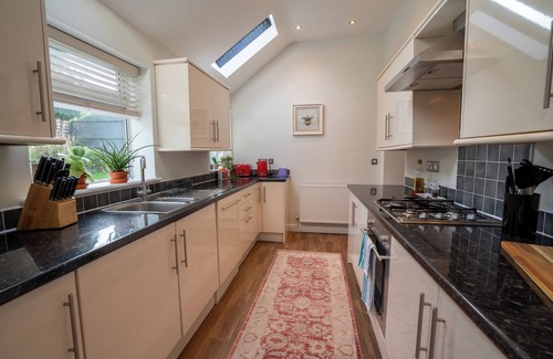 Ashby-de-la-Zouch House | Saltbox Stays/3 bed/2 bath/x6/central location