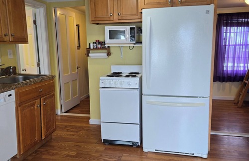 Hampton Cottage | Salty Breeze - a cozy Hampton Beach cottage