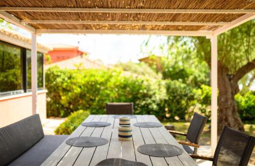 Katakolo Villa | Salty Noses Beach House Paradise Perfect for Families