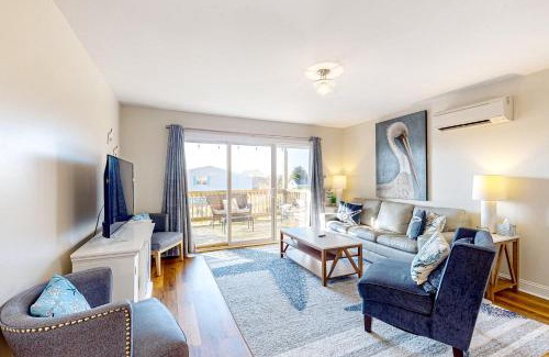 Atlantic Beach Apartment | Salty Pelican