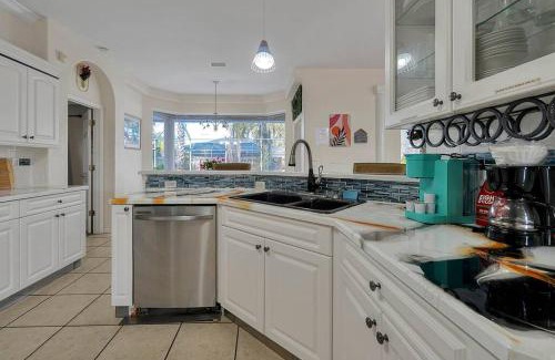 Palm Coast House | Salty Pool Escape - Nearby Beach