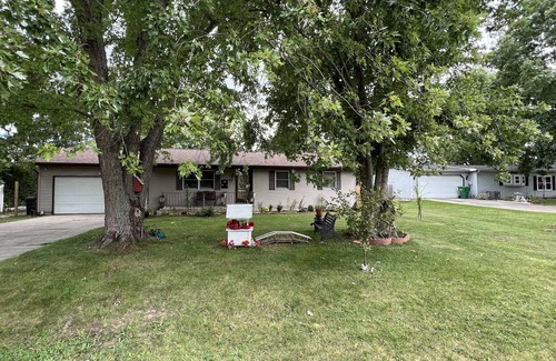 Elkhart House | Samuel Ok.