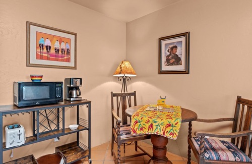 Morristown Villa | San Domingo Casita a private retreat w/corrals