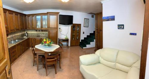 Naples City Centre House | San Gennaro House