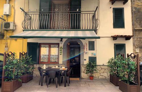 Naples City Centre House | San Gennaro House