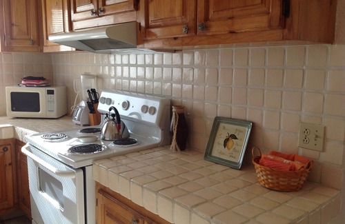 Zona Hotelera Condo | San Jose Del Cabo 2BR/2 bath WI-FI.