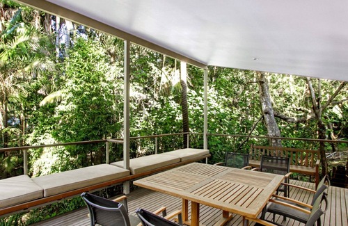 Pearl Beach House | Sand and Sea by HolidayCo.