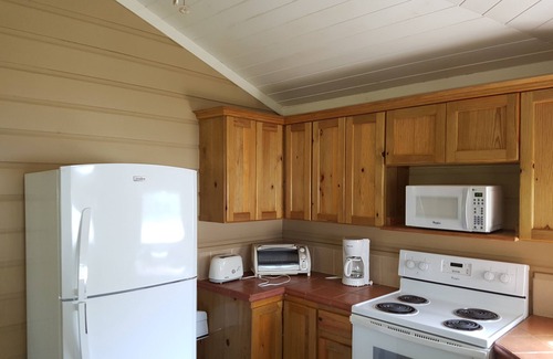 Antoneys Cay House | "Sand Castle" 2 Bedrom Cottage with Ocean View & Pool