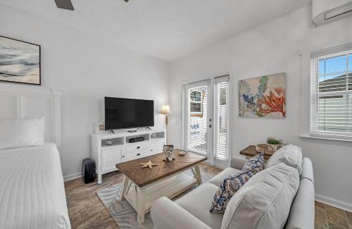 West Panama City Beach Villa | Sand Castle Tower & Cabana