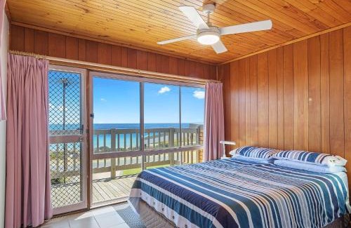 Carrickalinga House | Sand Castles 34 Gold Coast Drive