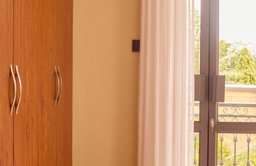 Entebbe Apartment | Sand Grains Residences - 004