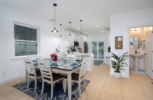 St. Augustine Beach Cottage | Sand Pail Beach Cottage 3/2.5 +loft & heated pool