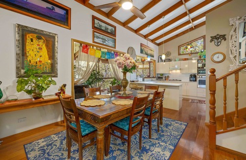 Dunbogan House | Sandalwood - Two-bedroom holiday house surrounded by peaceful bushland