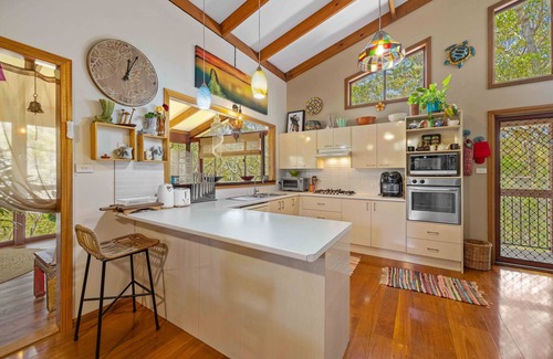 Dunbogan House | Sandalwood - Two-bedroom holiday house surrounded by peaceful bushland