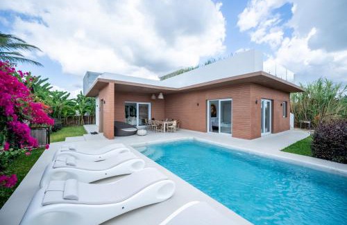 Kiwengwa House | SandBank View Villa - Private Pool- ZanzibarHouses