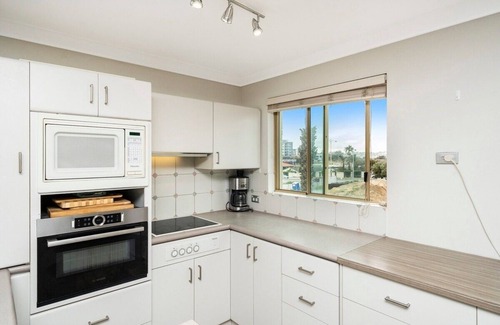 Scarborough Apartment | Sandcastles at the Beach – Outstanding Location!