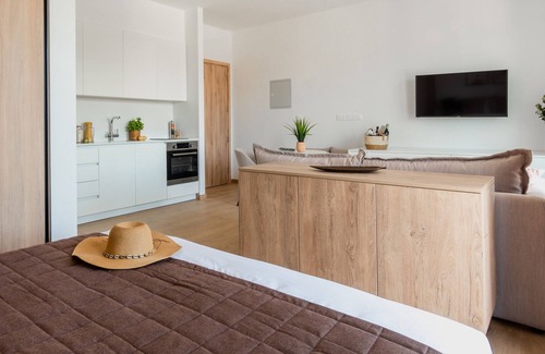 Historical Center Apartment | Sanders Armonta - Cute Studio w/ Balcony
