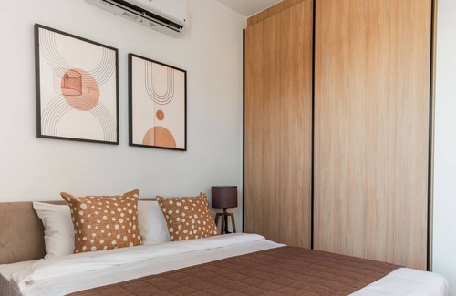 Historical Center Apartment | Sanders Armonta - Cute Studio w/ Balcony