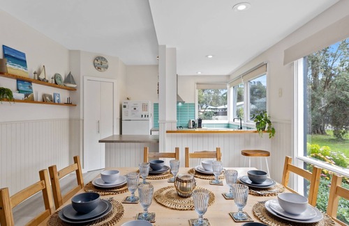 Silverleaves House | Sanders Beach House, Beautiful and spacious.
