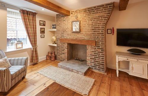 Whitby Apartment | Sanders House