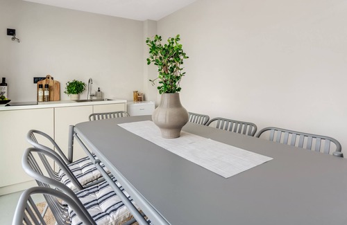 Piraeus Apartment | Sanders Port - Sleeky Studio with Roof-Top Terrace