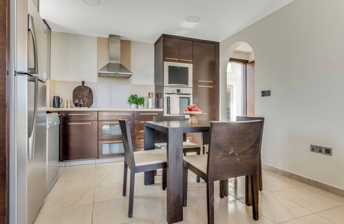 Chlorakas Apartment | Sanders Seaview - Dreamy 3 Bdr Apt with Seaview