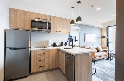 Dartmouth Hotel | Sandman Signature Dartmouth Hotel & Suites