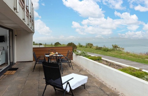 Brixham Apartment | Sandpiper 3 - The Cove - sleeps 4 guests in 2 bedrooms