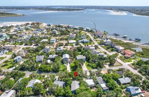 Vilano Beach Apartment | Sandpiper Cottage- Walk to Beach and Pier