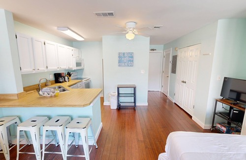 Holiday Isle Condo | Sandpiper Cove 8113 Studio Bedroom Condo by RedAwning