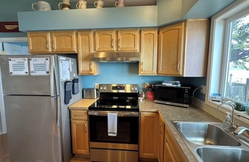 Oak Harbor House | Sandpiper Haven: Whidbey Waterfront, Amazing VIEWS, Beach, Penn Cove, Kayaks, AC