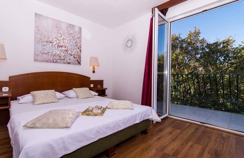 Okrug Donji Apartment | Sandra - Quiet & Close to the Beach - A6