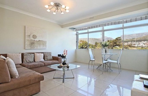 Mouille Point Hotel | Sandringham IV