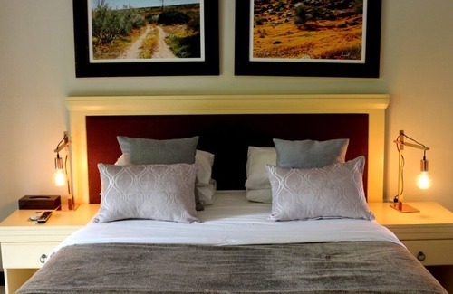 Greater Johannesburg Metropolitan Area Hotel | Sandton Lodge Rivonia