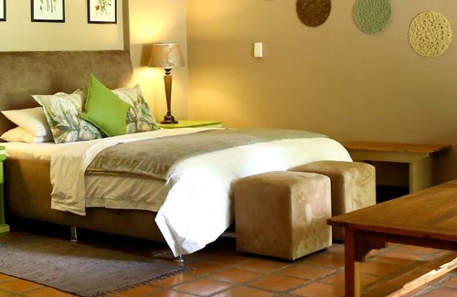 Greater Johannesburg Metropolitan Area Hotel | Sandton Lodge Rivonia