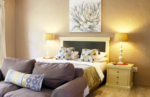 Greater Johannesburg Metropolitan Area Hotel | Sandton Lodge Rivonia