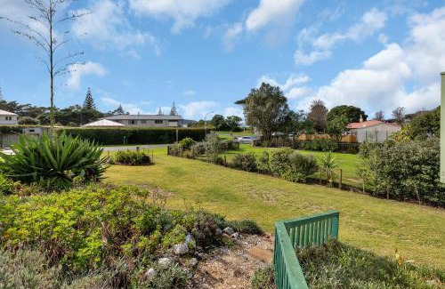 Karkari Peninsula House | Sandy Cottage - Tokerau Beach Holiday Home