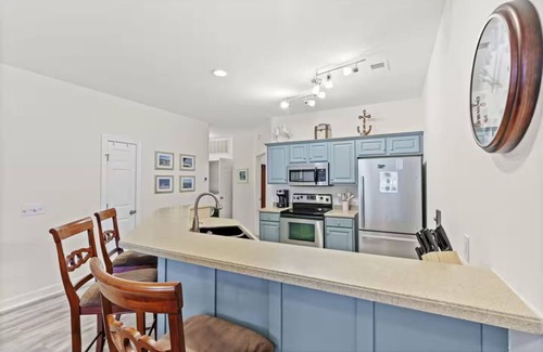 Sea Trail Condo | Sandy Knees Retreat - Steps to Golf, Minutes to Sunset Beach