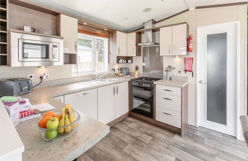 Looe House | Sandy Pebble Deluxe (Pet)