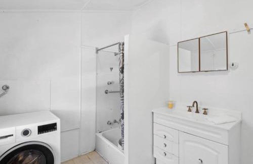 Sawtell House | Sandy Toes