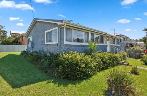 Sawtell House | Sandy Toes