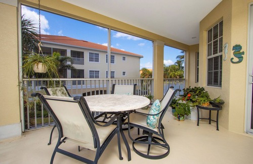 Fort Myers Beach Condo | Sanibel View 107 - a bright, luxurious end unit designed for relaxation and comfort in Fort Myers