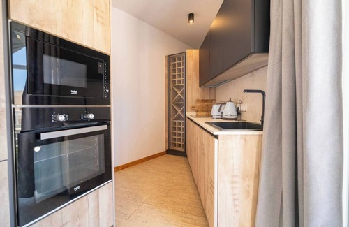 Sannat Apartment | Sannat Penthouse Retreat Hot Tub & Outdoor Lounge