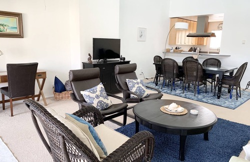 East Mesa House | Santa Barbara Condo-walking distance to Leadbetter Beach