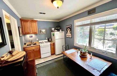 Bel Air House | Santa Barbara Pool House Getaway! 30 Day minimum rental